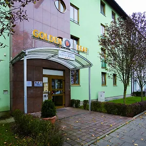 Perlach Allee By Blattl Alemania